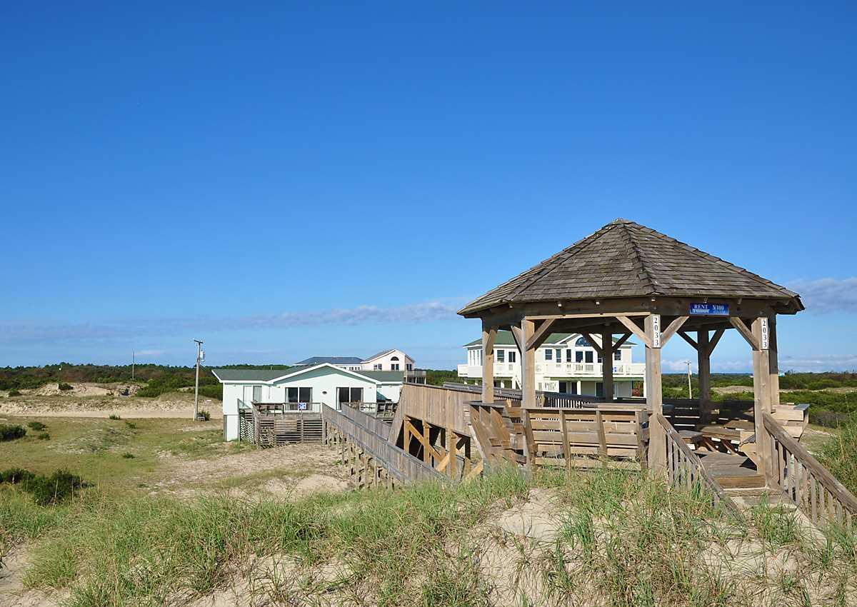 Corolla, North Carolina 27927, 4 Bedrooms Bedrooms, ,2 BathroomsBathrooms,Single family - detached,For sale,Sandfiddler Road,94679