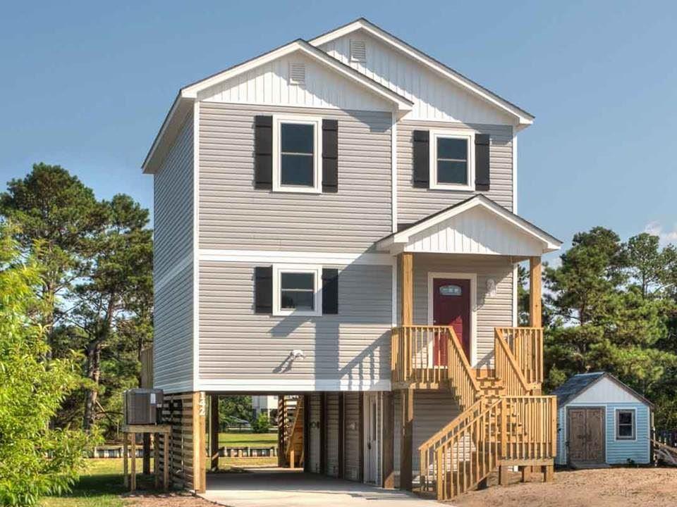 Kill Devil Hills, North Carolina 27948, 3 Bedrooms Bedrooms, ,2 BathroomsBathrooms,Single family - detached,For sale,Sir Richard West,96823