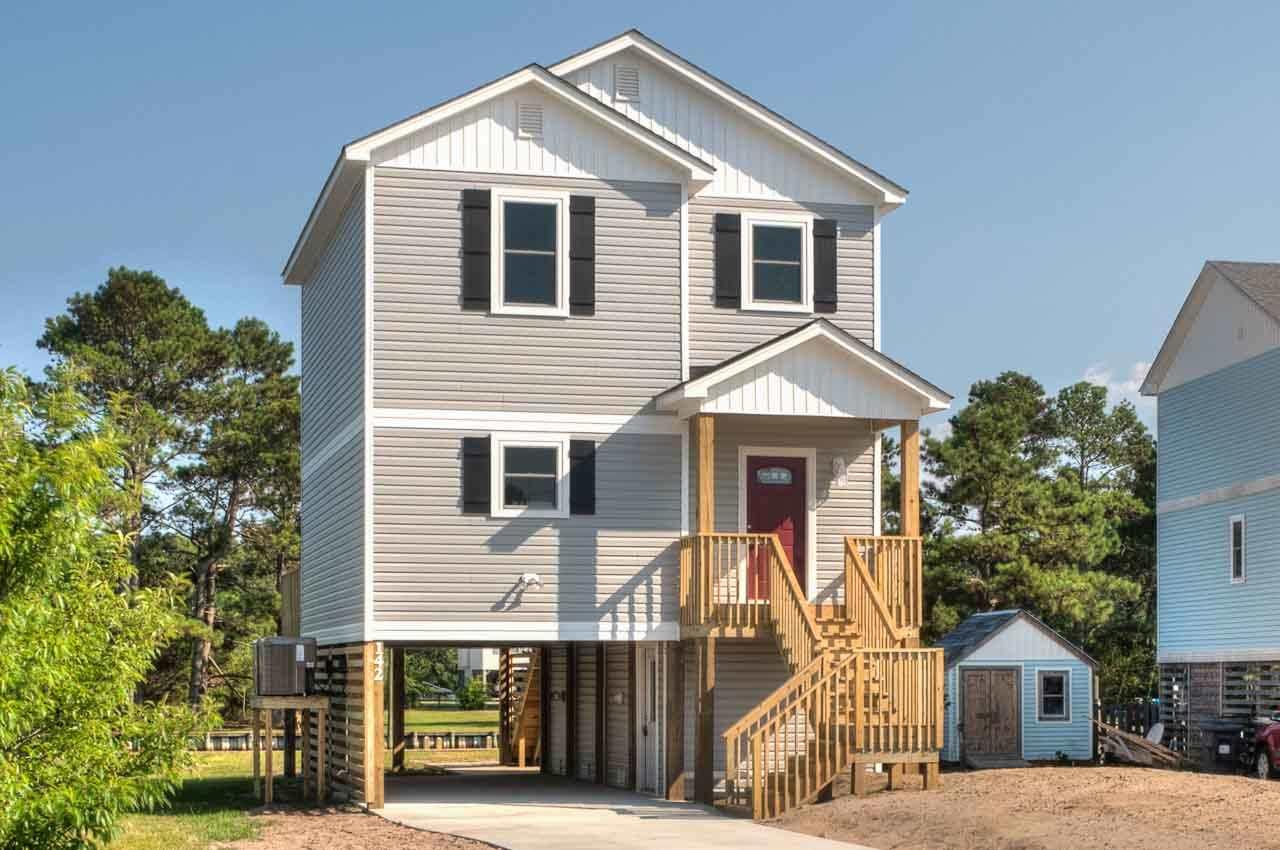 Kill Devil Hills, North Carolina 27948, 3 Bedrooms Bedrooms, ,2 BathroomsBathrooms,Single family - detached,For sale,Sir Richard West,96823