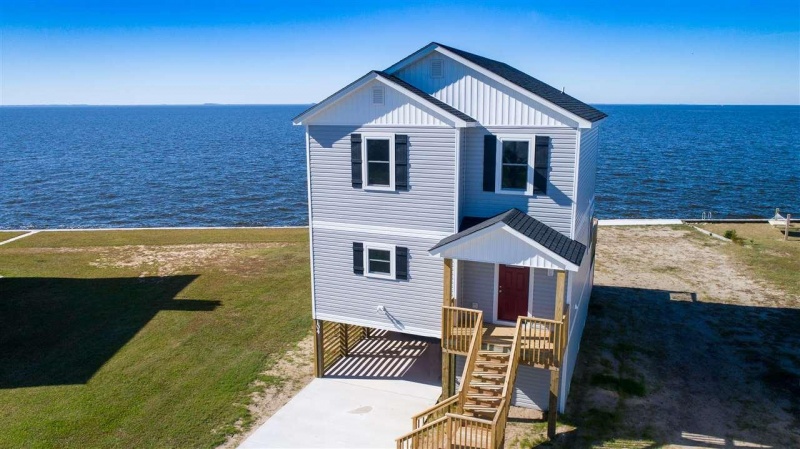 Kill Devil Hills, North Carolina 27948, 3 Bedrooms Bedrooms, ,2 BathroomsBathrooms,Single family - detached,For sale,King Edward Court,98239