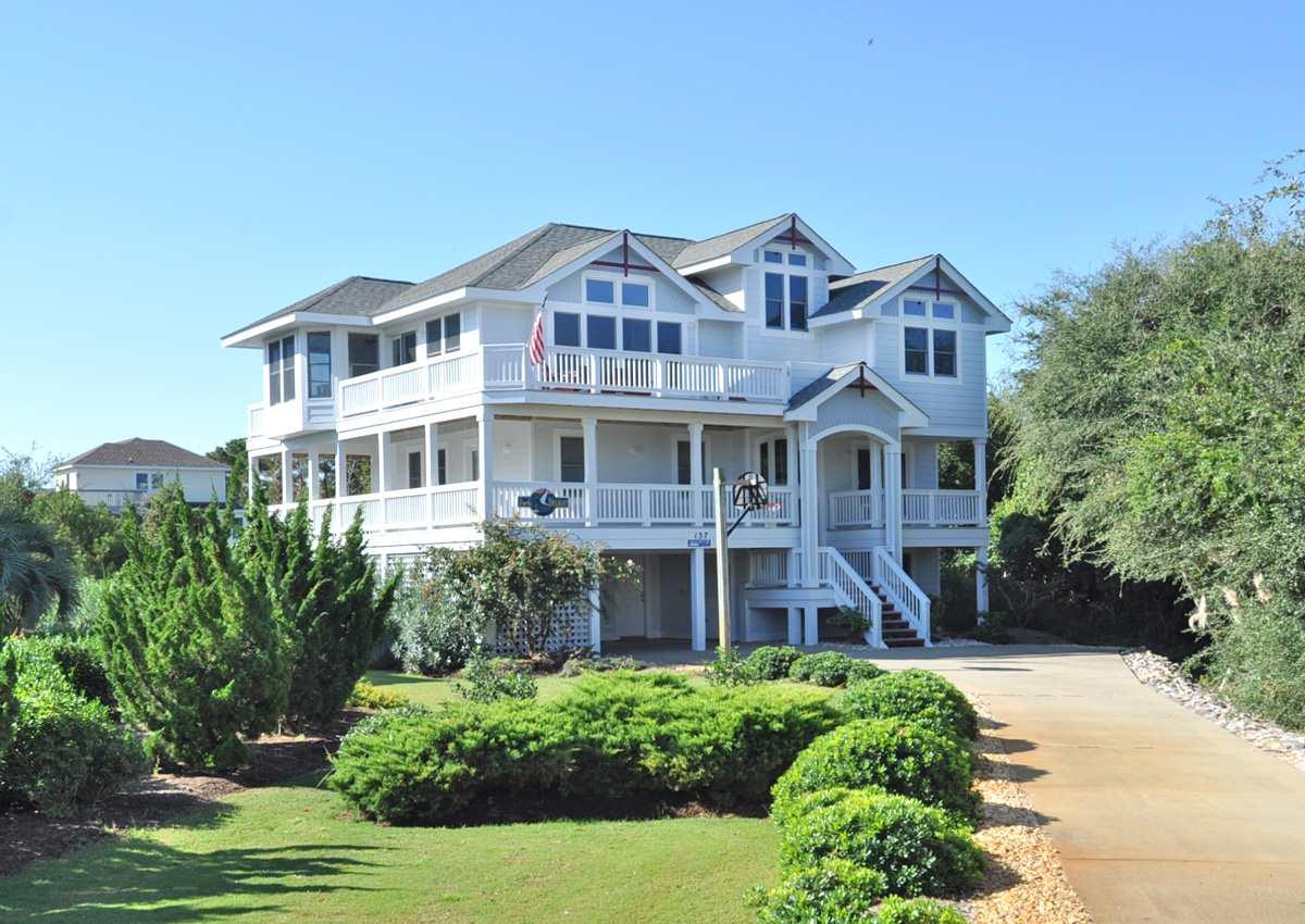 Duck, North Carolina 27949, 7 Bedrooms Bedrooms, ,7 BathroomsBathrooms,Single family - detached,For sale,Four Seasons Lane,98444