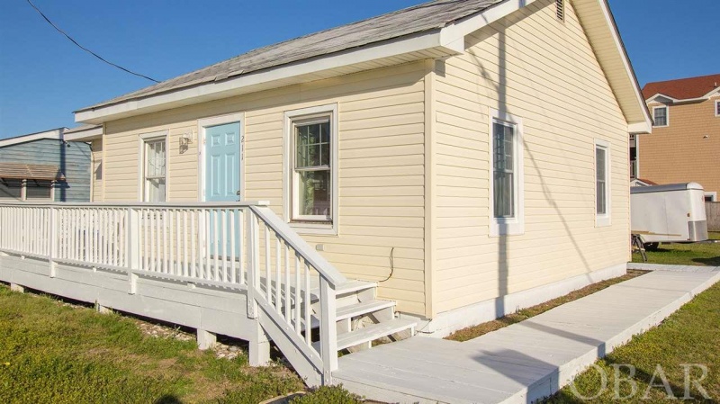 Kill Devil Hills, North Carolina 27948, 2 Bedrooms Bedrooms, ,1 BathroomBathrooms,Single family - detached,For sale,Third Street,107467