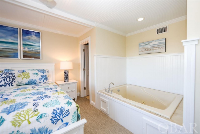 Nags Head, North Carolina 27959, 2 Bedrooms Bedrooms, ,2 BathroomsBathrooms,Condo,For sale,Virginia Dare Trail,107661