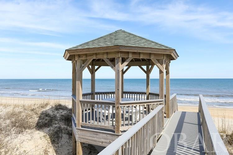 Corolla, North Carolina 27927, 6 Bedrooms Bedrooms, ,5 BathroomsBathrooms,Single family - detached,For sale,Sandfiddler Road,108720