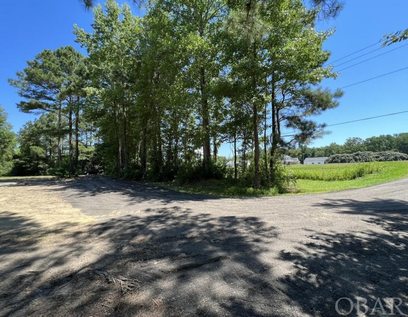 Currituck, North Carolina 27929, 4 Bedrooms Bedrooms, ,2 BathroomsBathrooms,Single family - detached,For sale,Caratoke Highway,119565