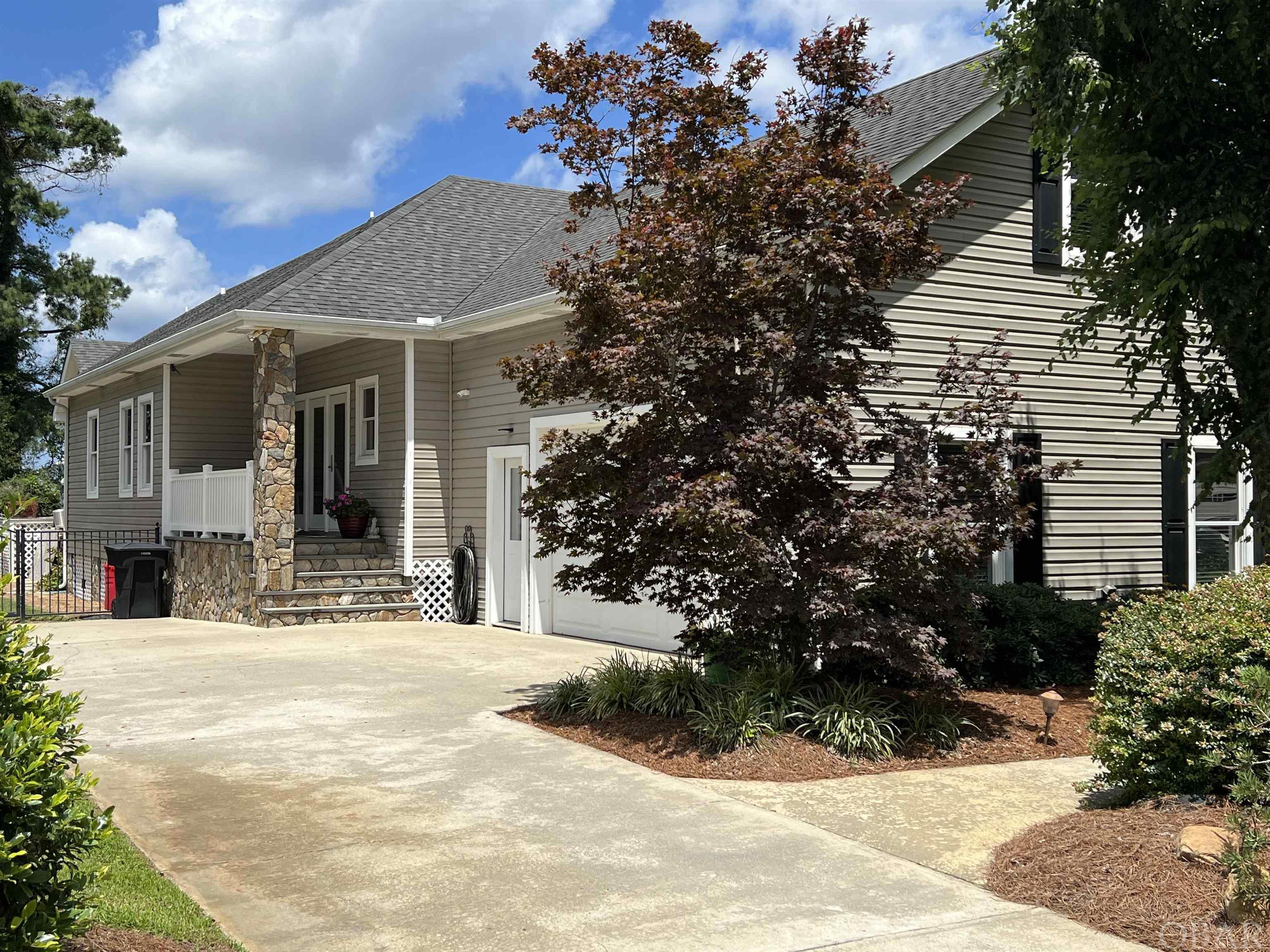 Manteo, North Carolina 27954, 4 Bedrooms Bedrooms, ,3 BathroomsBathrooms,Single family - detached,For sale,Weir Point Drive,119932