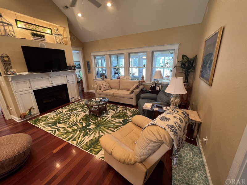 Manteo, North Carolina 27954, 4 Bedrooms Bedrooms, ,3 BathroomsBathrooms,Single family - detached,For sale,Weir Point Drive,119932