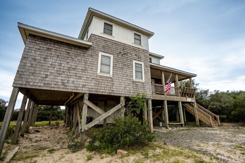 Corolla, North Carolina 27927, 4 Bedrooms Bedrooms, ,3 BathroomsBathrooms,Single family - detached,For sale,Robin Lane,120111